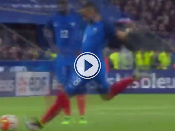 Dimitri Payet awesome free kick (Video)