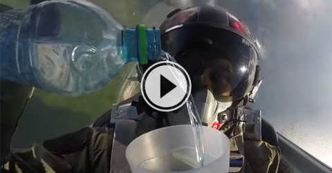 Cool physics as pilot drinks water in a jet fighter (Video)