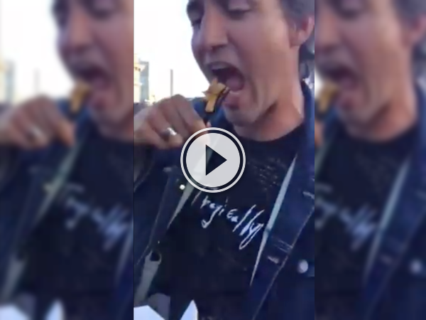 Suddenly a wild Canadian PM appears, and steals poutine! (Video)