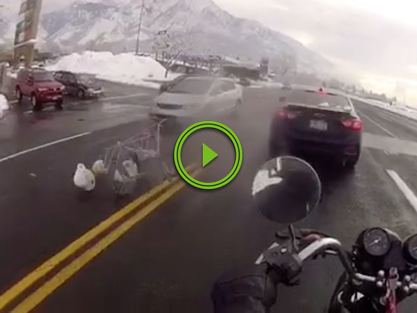 Rogue shopping cart tries to jaywalk but fails (Video)