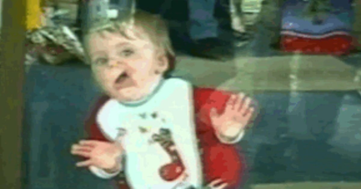 Kids doing weird and entertaining things (19 Gifs)