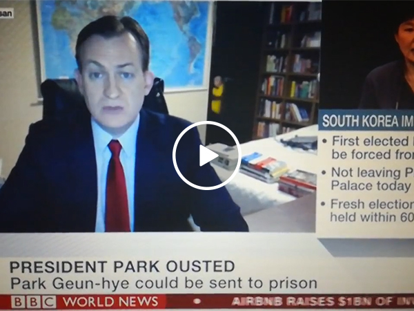 BBC reporter gets unexpected guest (Video)
