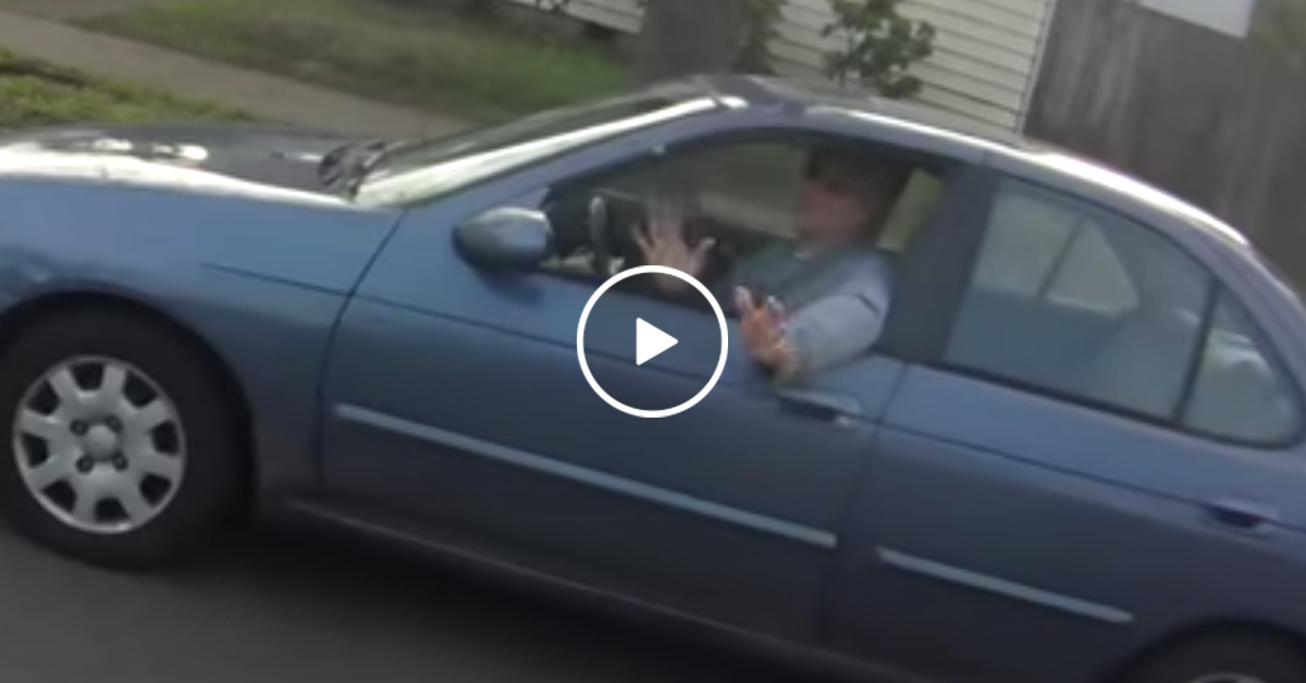 Rider avoids accident, driver of car apologizes