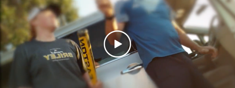 Family from hell breaks a guys windshield, then threatens him (Video)