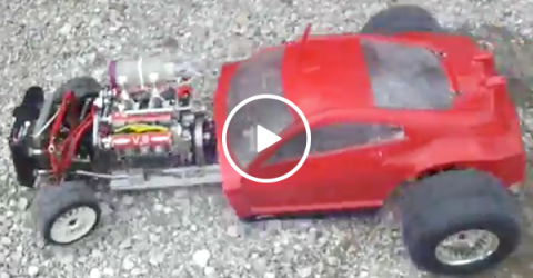 Man builds impressive miniature V8 hotrod (Video)