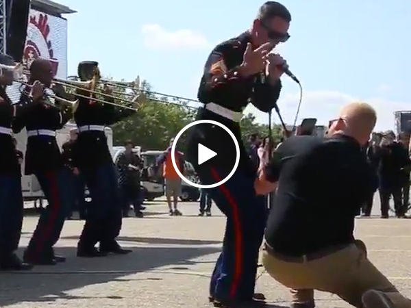 Marine raps like a badass to Eminem (Video)