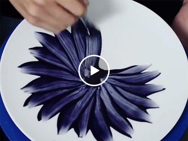 Artist Paints A Spiraling Flower And It's Beautiful