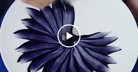 Artist Paints A Spiraling Flower And It's Beautiful