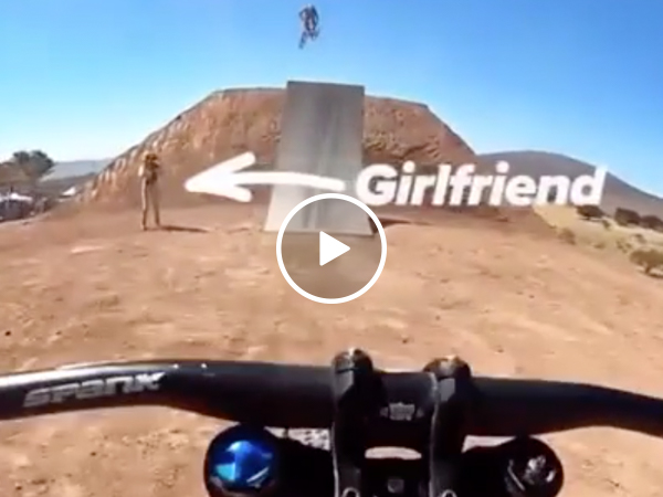 Now THAT'S how to propose to somebody (Video)