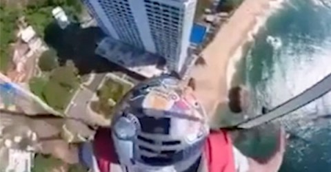 Dodging security like a GTA V mission (Video)