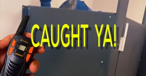 Guy gets pranked while being sneaky in the toilet (Video)